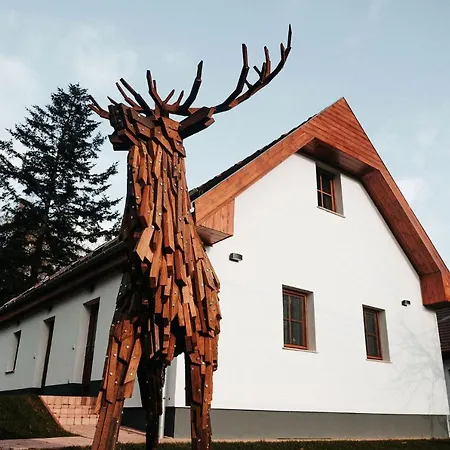 Glashütte Kisújbánya Vadászház Alpesi faház *