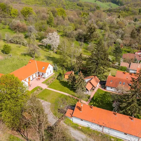 Glashütte Kisújbánya Vadászház *