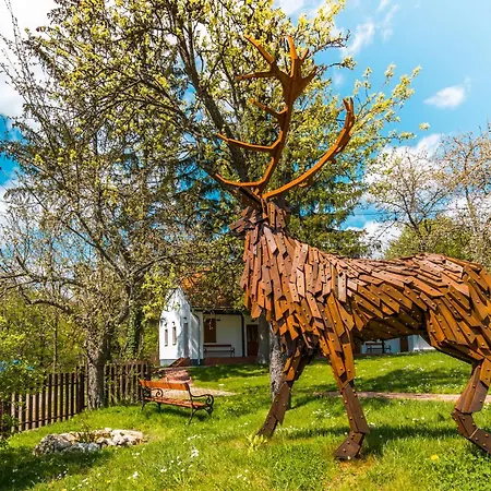 Alpesi faház Glashütte Kisújbánya Vadászház *